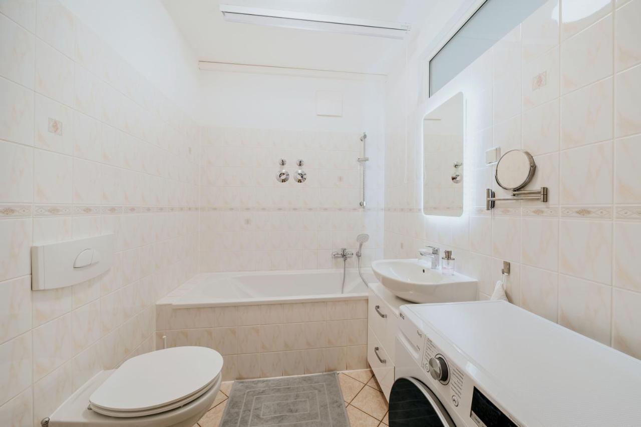 Blissplace 3 Zi Premium Apartment Nahe Getec Arena Mit Kingsize Betten Und Balkon Magdeburk Exteriér fotografie